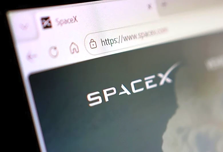 SpaceX aims to launch orbital AI computing tests by end of next year, sources say