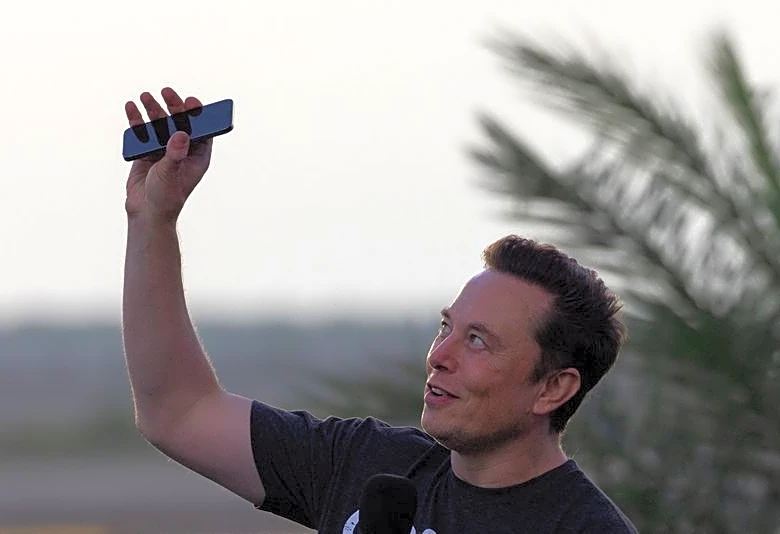 Analysis-Why the blockbuster SpaceX IPO may spell more bad news for crypto