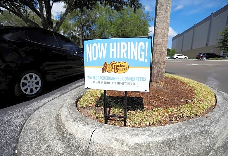 Cracker Barrel rallies on upbeat forecast as logo uproar subsides