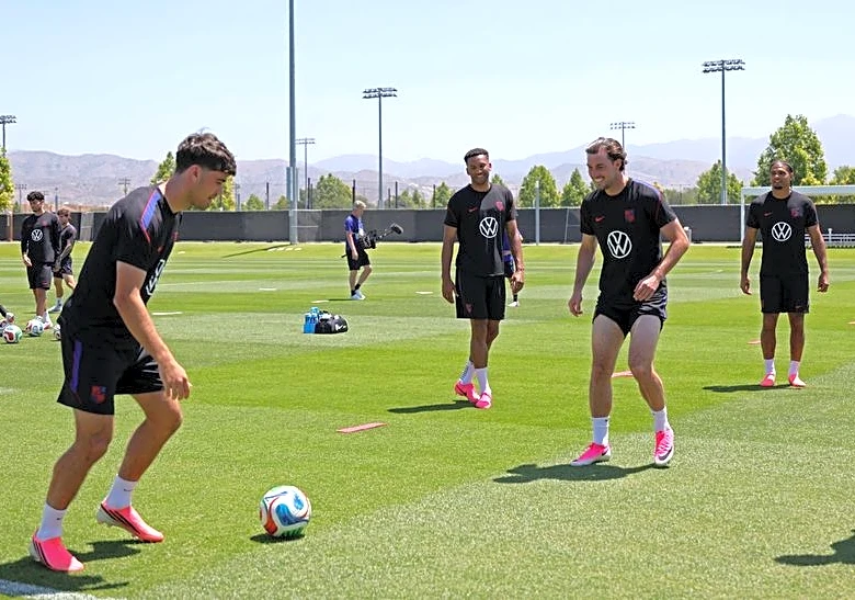 Soccer-US battle Paraguay in pressure-packed World Cup opener
