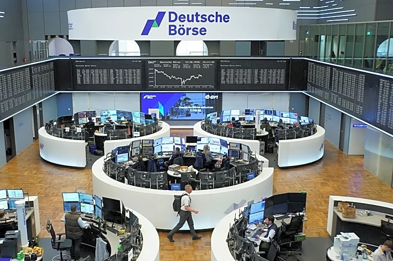 Morning Bid: Tech and war jitters sap confidence