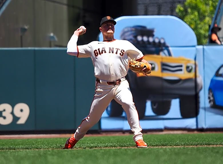 MLB roundup: Giants cap rally from 8-run deficit with walk-off slam