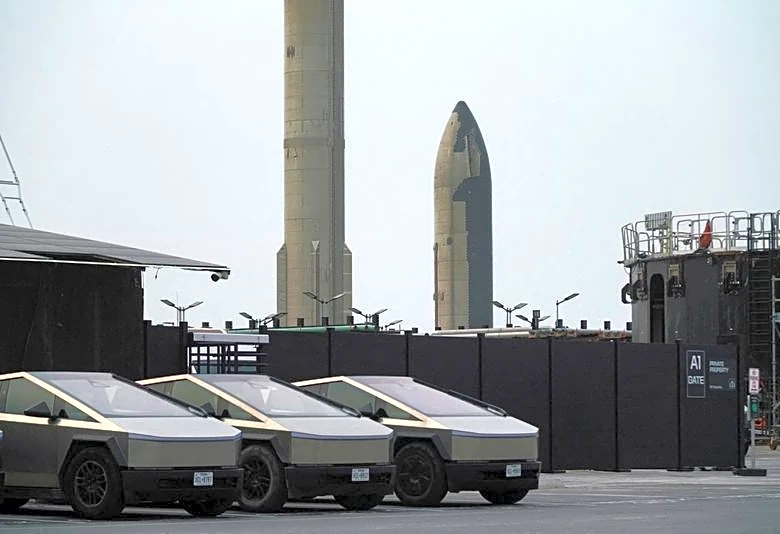 On brink of IPO, Musk's SpaceX already a household name, Reuters/Ipsos poll finds