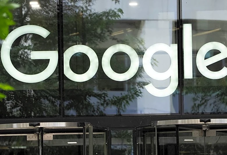 Google in talks with Samsung to make part of next-gen chip, The Information reports