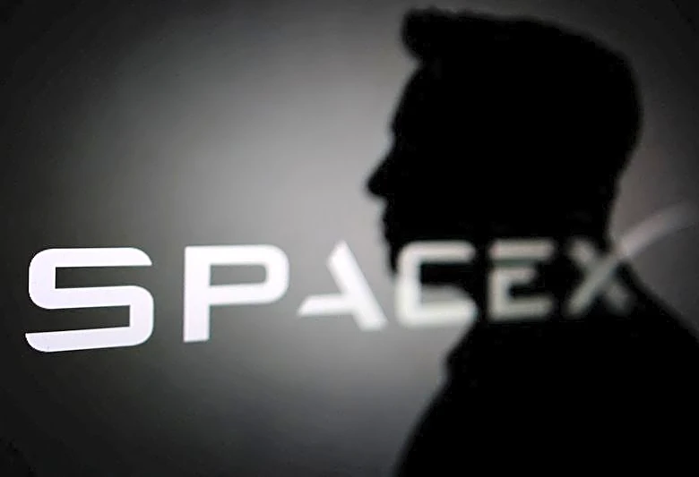 After record IPO, Musk's SpaceX faces next test in market debut