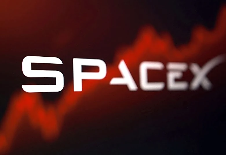 SpaceX leveraged fund providers hit by day-one launch setback, sources say