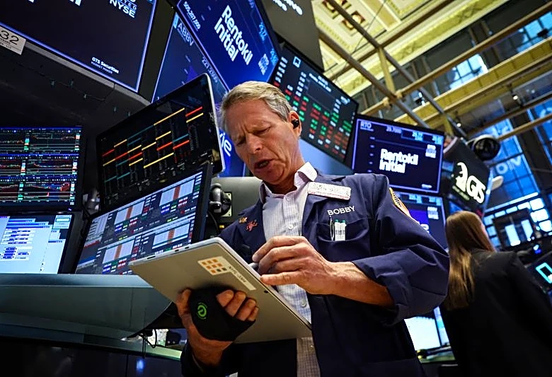 Wall St futures rise on Mideast deal hopes; SpaceX debut in focus