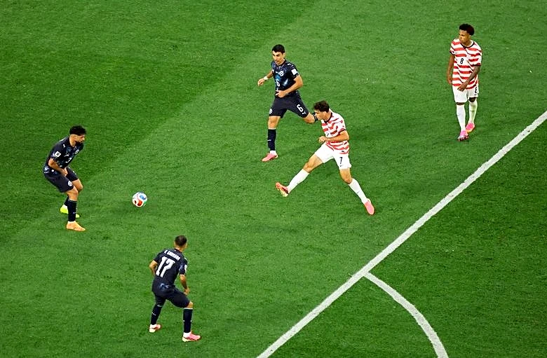 Soccer-US thrash Paraguay 4-1 for dream World Cup start