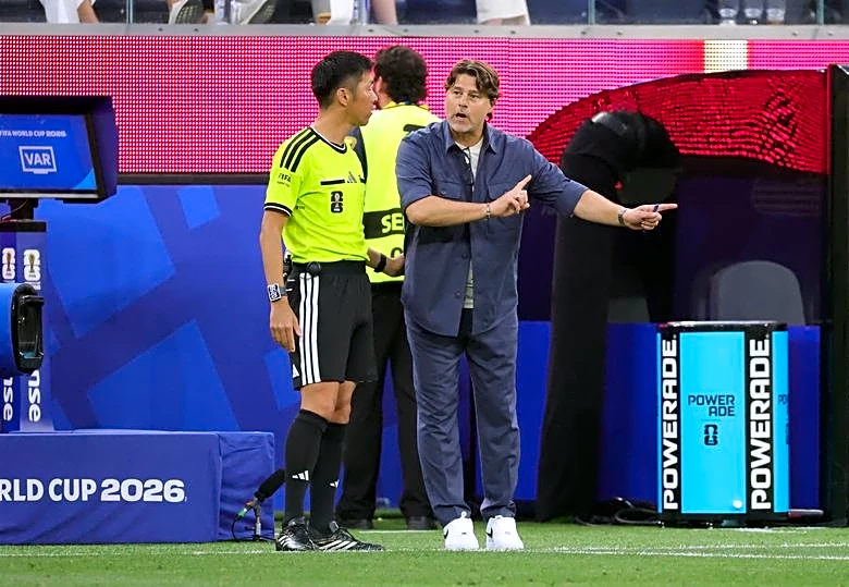 Soccer-US victory over Paraguay was built on team togetherness, not individual effort: Pochettino