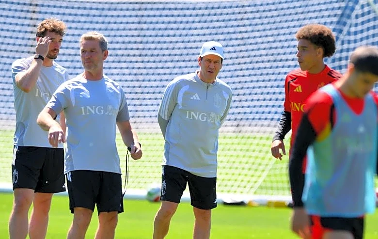Soccer-Belgium seek statement start as Egypt chase first World Cup win