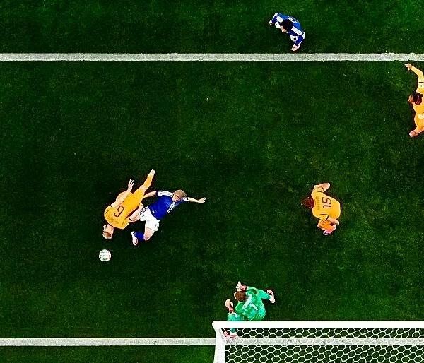Soccer-Japan battle back to draw 2-2 with Netherlands in Texas thriller