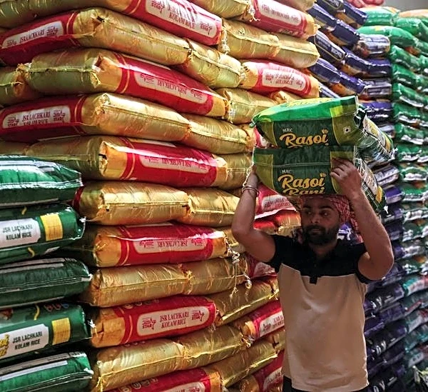 India's May wholesale price inflation rises to 9.68% on Middle East war-driven fuel surge
