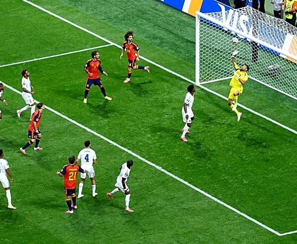 Soccer-Spain stunned in 0-0 draw with World Cup debutants Cape Verde