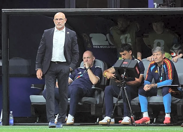 Soccer-Spain have no reason for doubt after Cape Verde stalemate, says coach De la Fuente