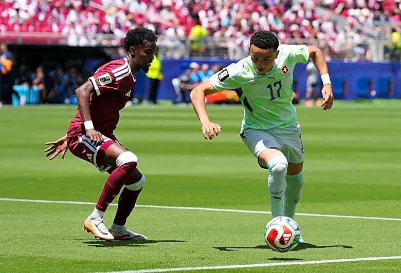 Soccer-Vargas confident misfiring Swiss can top World Cup group after 'wake-up call'