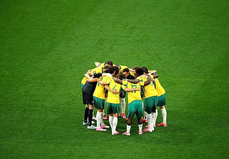 Soccer-Australia won't 'baby' players about social media use before US clash - coach