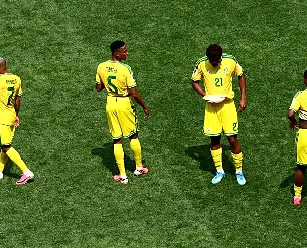 Soccer-South Africa seek to silence critics against Czech Republic