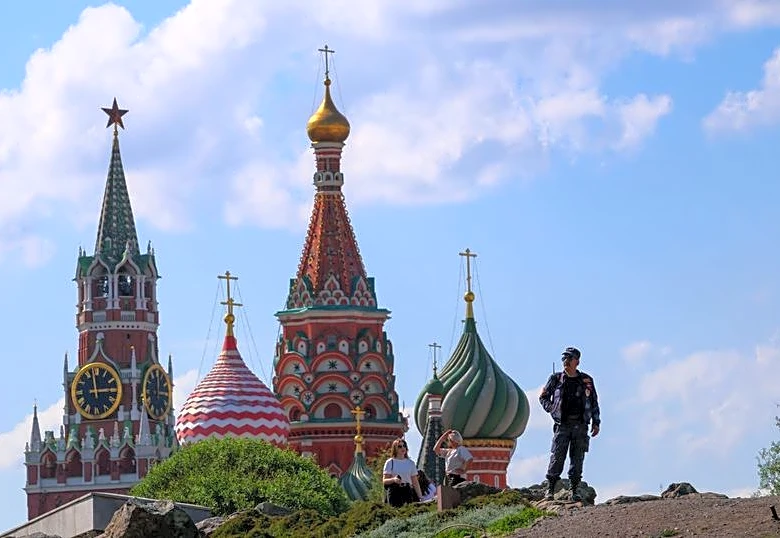Russian artist critical of Kremlin shot dead in Poland