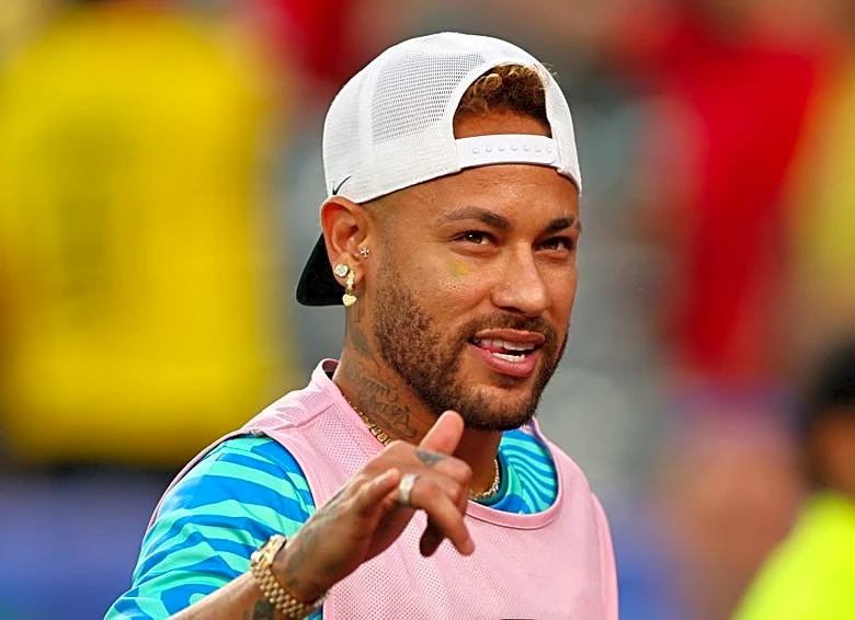 Soccer-Neymar takes first step back on pitch but Haiti return remains remote