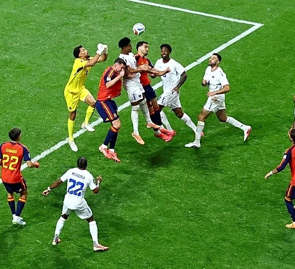 Soccer-Cool heads needed as Spain digest disappointment of Cape Verde draw