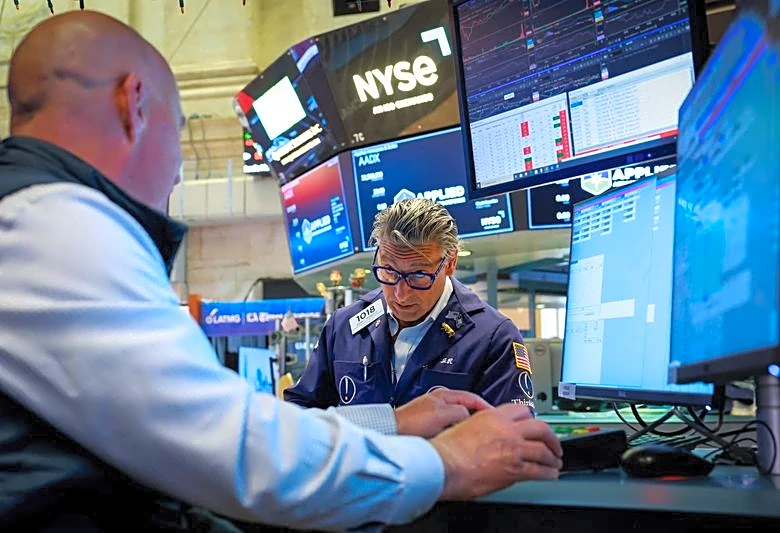 Trading Day: US stocks mixed, oil slides, SpaceX continues its ascent