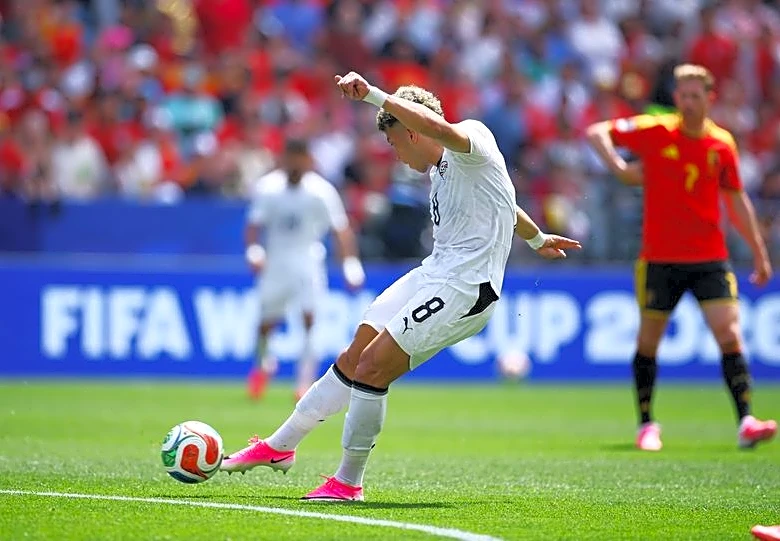 Soccer-Egypt's Ashour steals spotlight with stunning strike against Belgium
