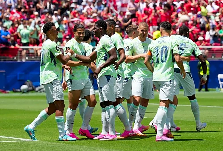 Soccer-Switzerland and Bosnia seek breakthrough in wide-open World Cup Group B