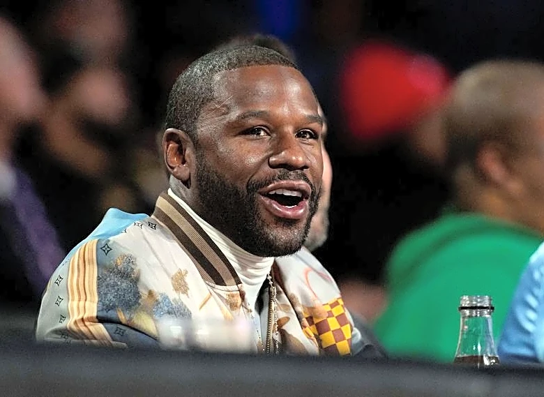 Report: Floyd Mayweather faces felony charges for bad check