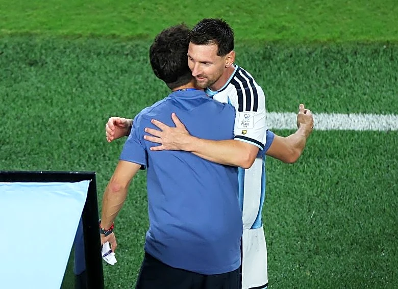 Soccer-Messi's inexplicable feats no longer a surprise, says coach Scaloni