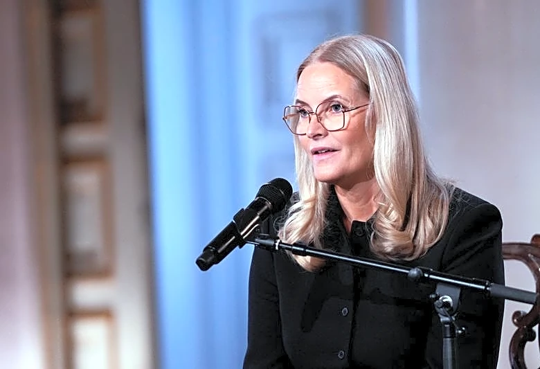 Norway's crown princess undergoes successful lung transplant, palace says