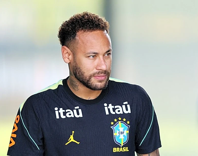 Soccer-Neymar joins Brazil teammates in training as calf recovery gathers pace