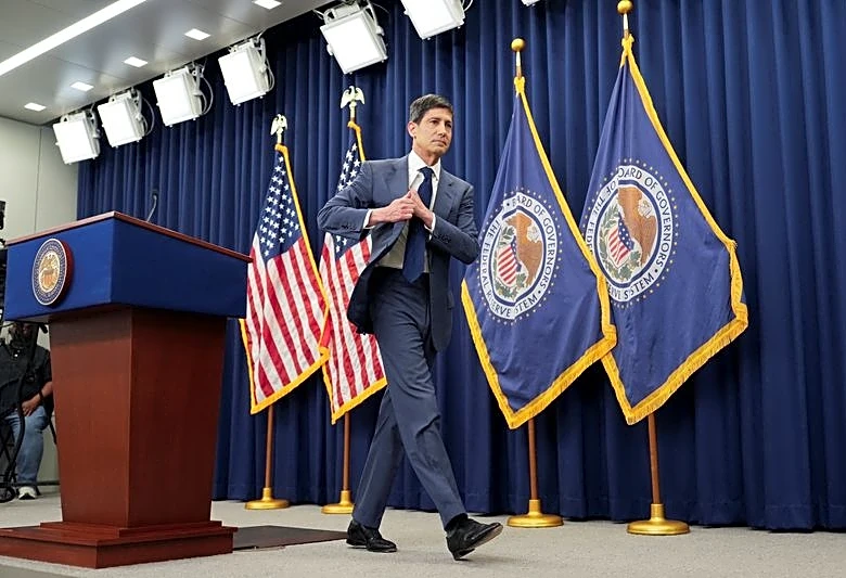 Trading Day: US stocks end lower, dollar jumps as Federal Reserve kicks off Warsh era