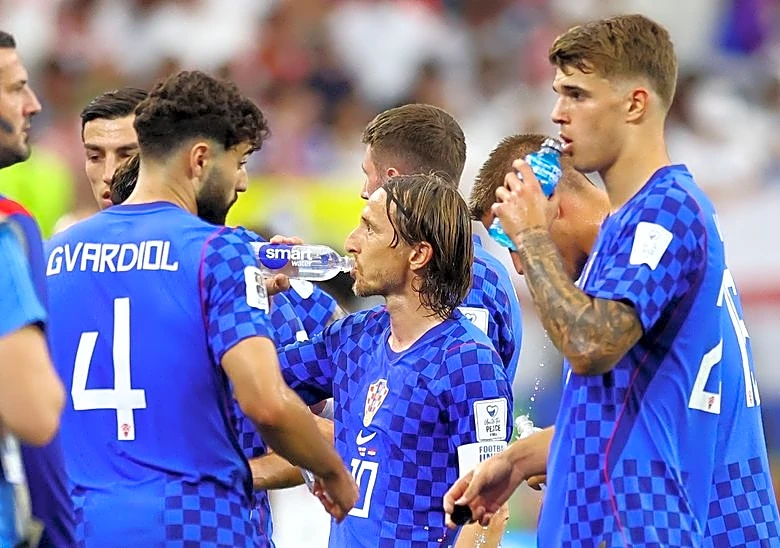Soccer-Fans boo hydration break during England-Croatia World Cup match
