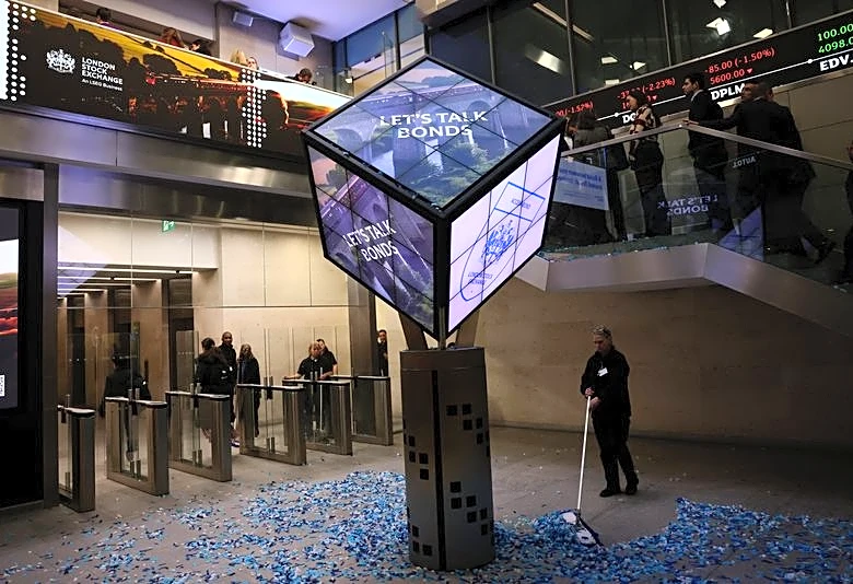 UK stocks decline before Bank of England rate decision