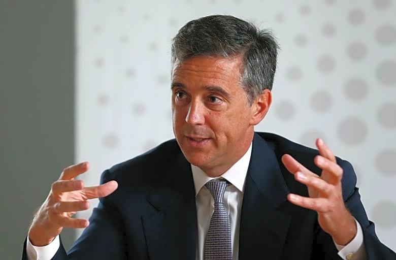 Exclusive-UniCredit turned to CEO Orcel's brother to broker Russia sale