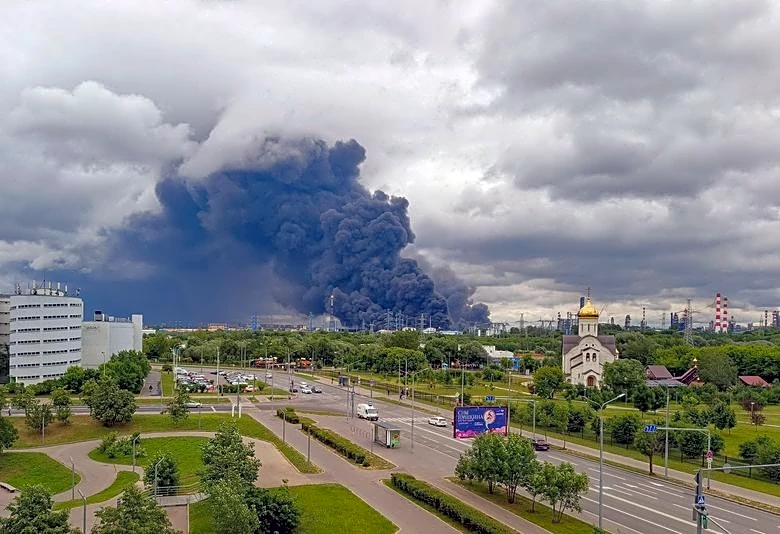 Ukraine brings the war to Moscow as huge blasts shake refinery