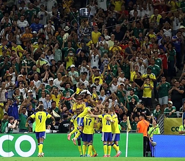 Soccer-High-flying Sweden take on disappointed Dutch in Group F