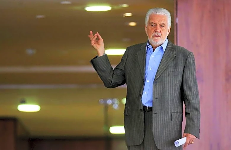 Brazil police target Lula ally Wagner in widening Banco Master lender scandal