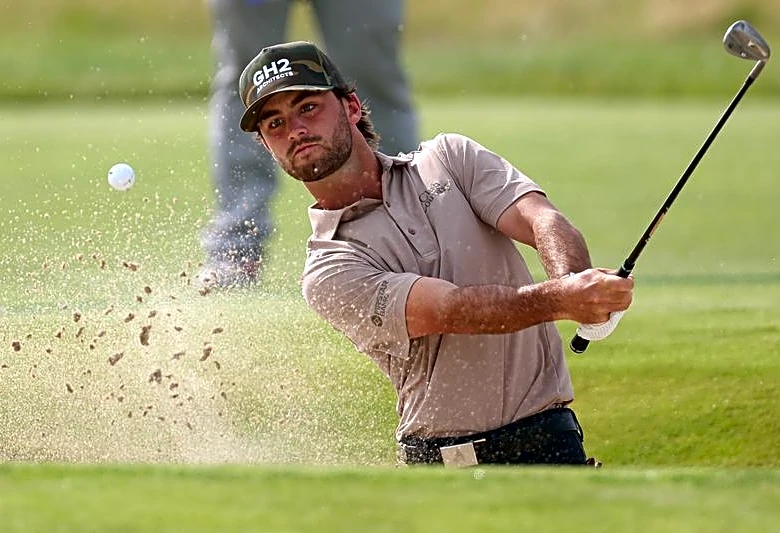 Golf-Amateur Cowan dazzles in US Open first round