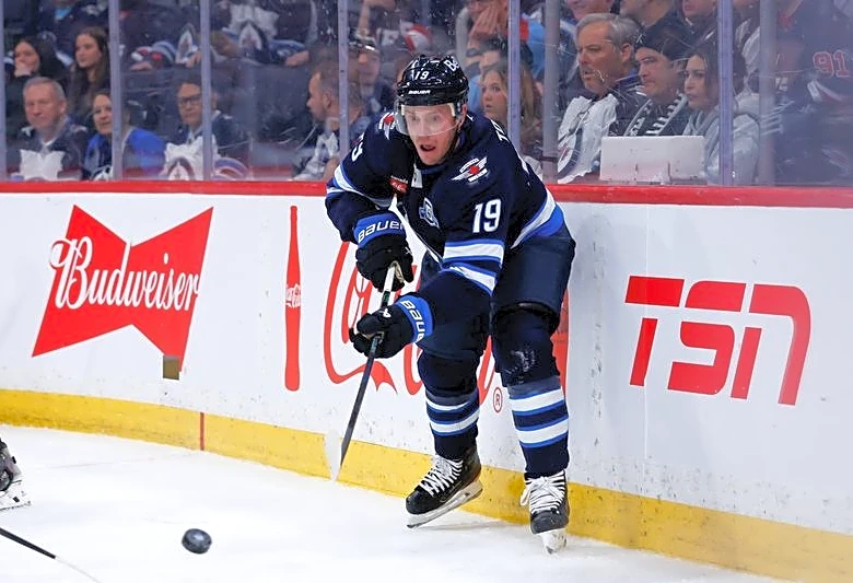 Three-time Cup champ, ex-Blackhawks captain Jonathan Toews retires