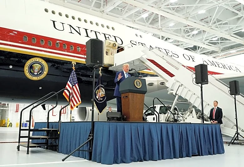 Trump unveils Qatari 747 ahead of joining Air Force One fleet