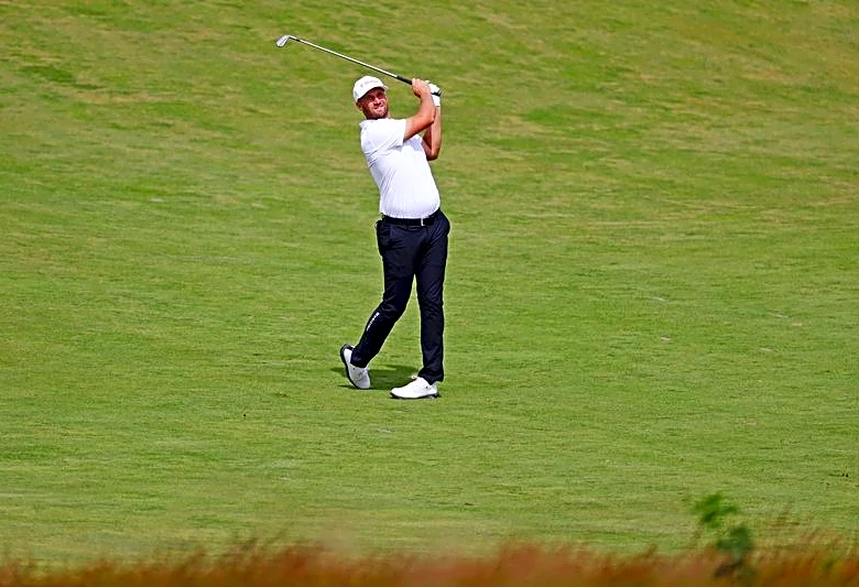 Golf-Clark hopes to close door on locker saga at Shinnecock Hills