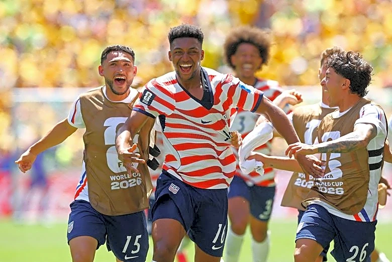 Soccer-US advance to World Cup round of 32 with dominant 2-0 win over Australia