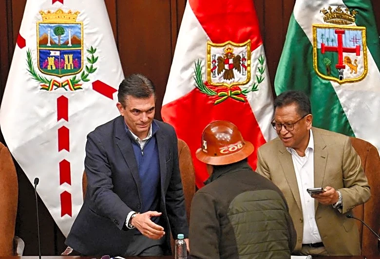 Bolivia signs deal with labor union after 50 days of anti-government protests