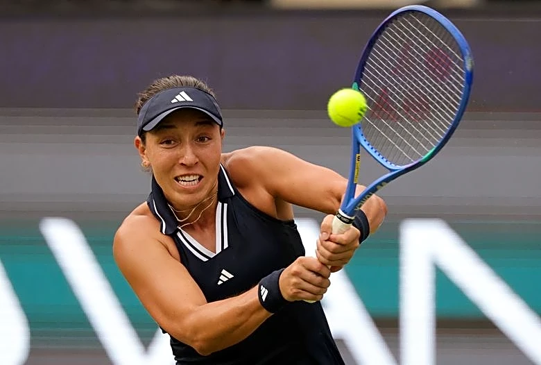Tennis-Pegula knocks out Sabalenka to set up Berlin final with Noskova
