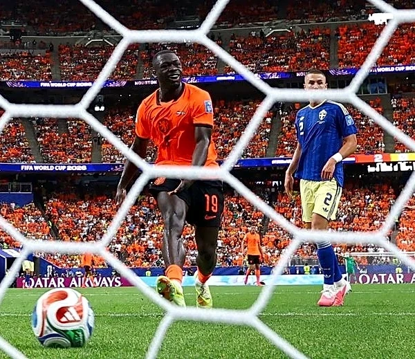 Soccer-Brobbey double makes him strong candidate to be lead attacker for the Dutch