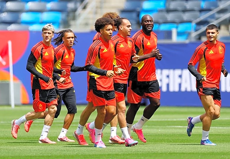 Soccer-Belgium brace for motivated Iran as Garcia manages Lukaku's minutes