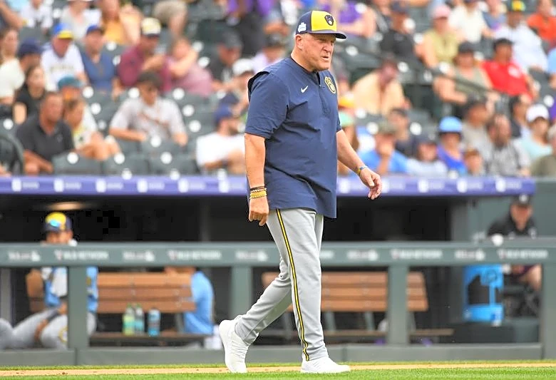 Brewers manager Pat Murphy to have back surgery Thursday