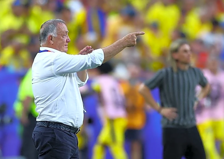 Soccer-'They fought like lions': Advocaat proud after Curacao earn first World Cup point
