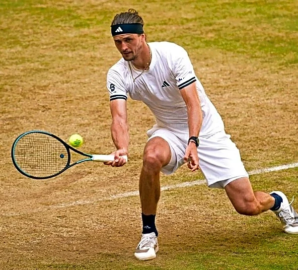 Tennis-Zverev says glucose sensor malfunction affected Halle semi-final loss to Fritz